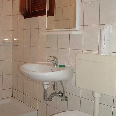 Zdjelar Apartahotel 3*